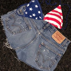 Vintage Levi’s 517’s high waisted short 🍑